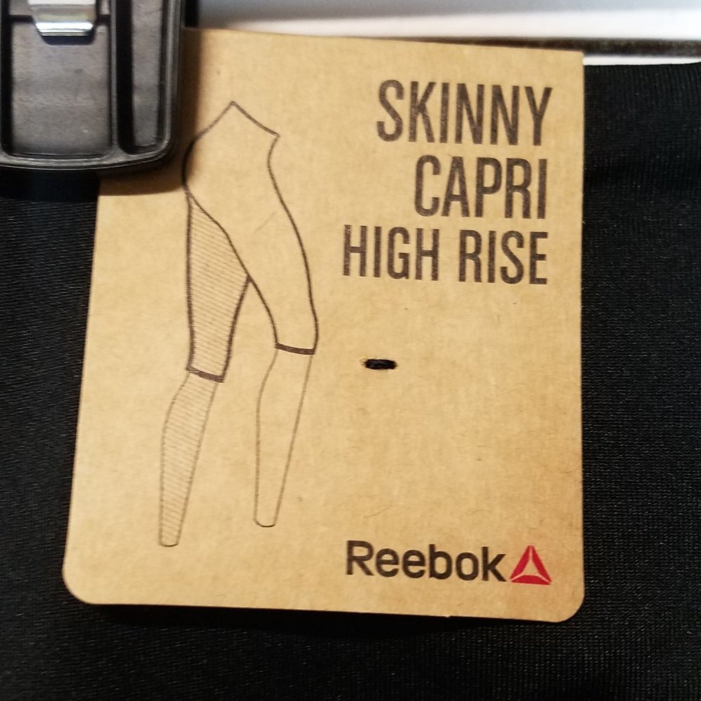 NEW Reebok High Rise Capri Legging SMALL - Picture 13 of 15